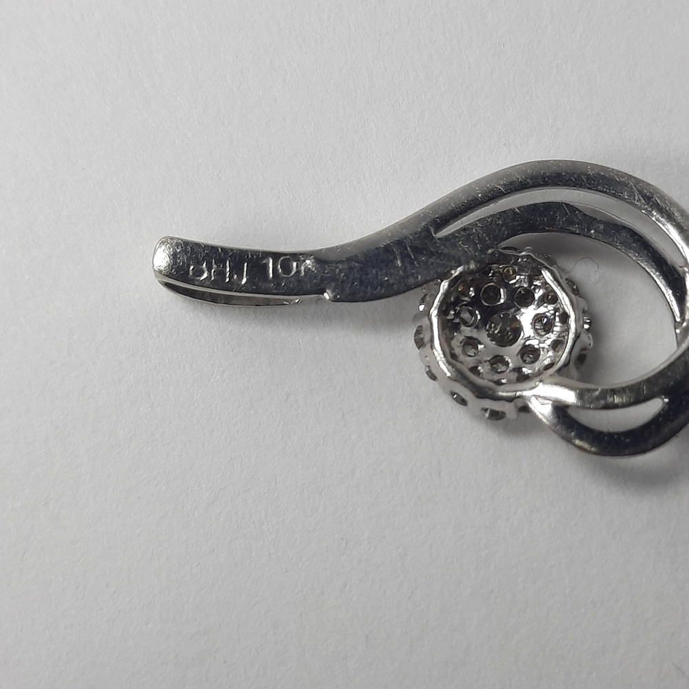 10K Diamond White Gold drop Cluster Pendant - Picture 6 of 6